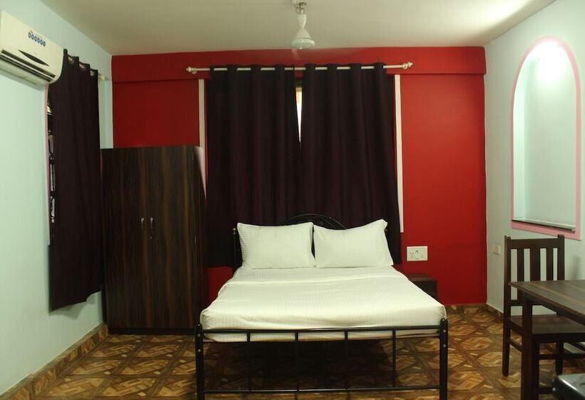 Hotel Oyo 6453 Studios Behind Kfc Calangute