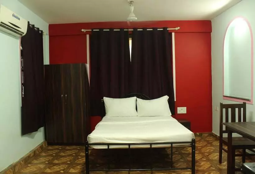 ホテル Oyo 6453 Studios Behind Kfc Calangute