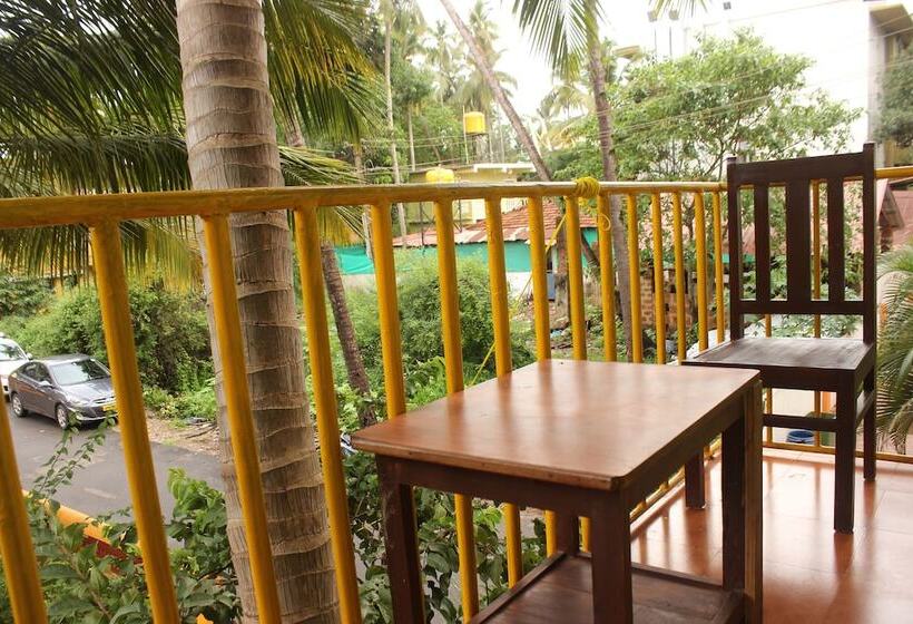 Hotel Oyo 6453 Studios Behind Kfc Calangute