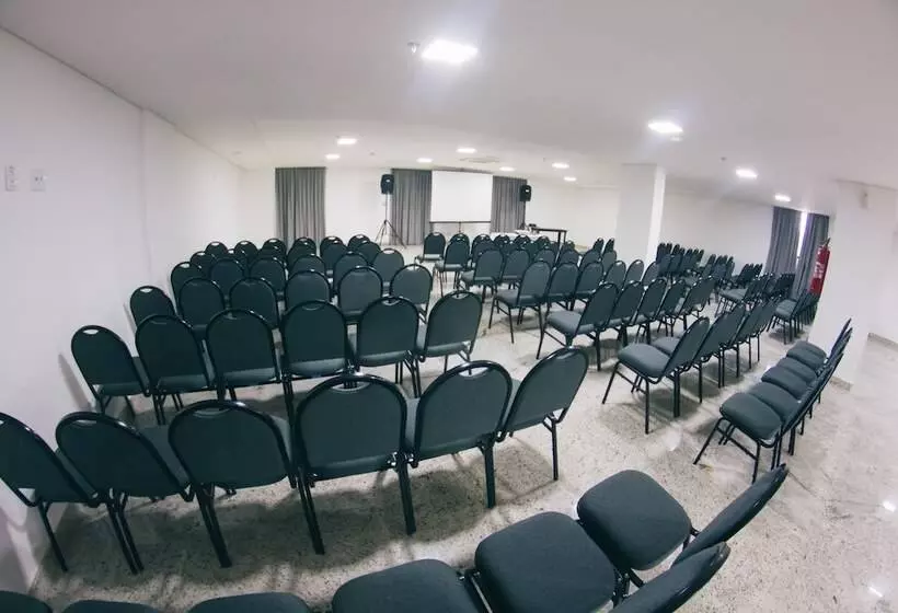 Summit Suítes Hotel Caçapava