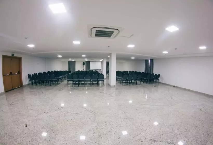 Summit Suítes Hotel Caçapava