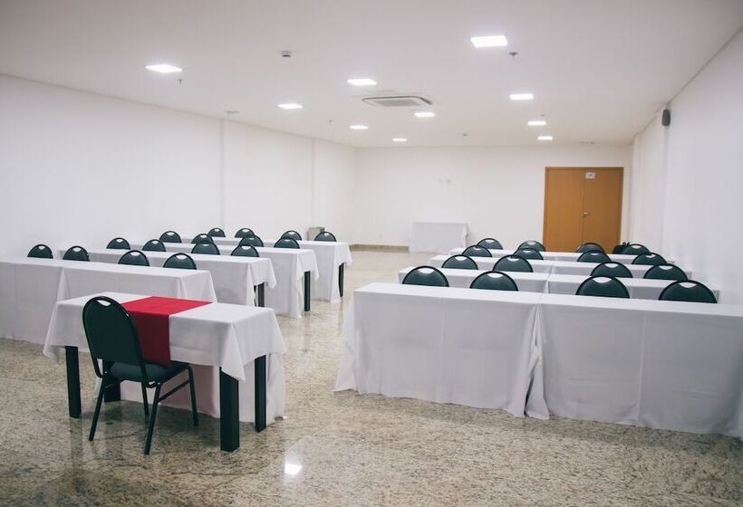 Summit Suítes Hotel Caçapava