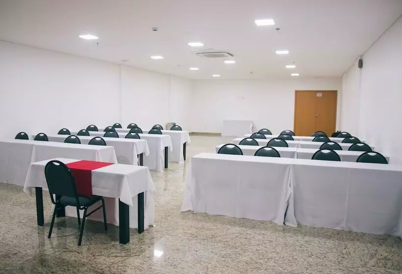 Summit Suítes Hotel Caçapava