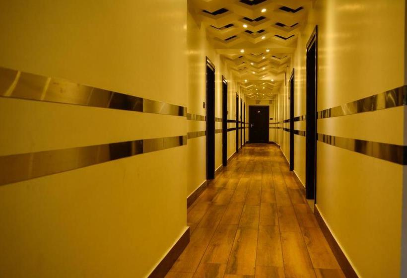 هتل Capital O 6645 Sapphire