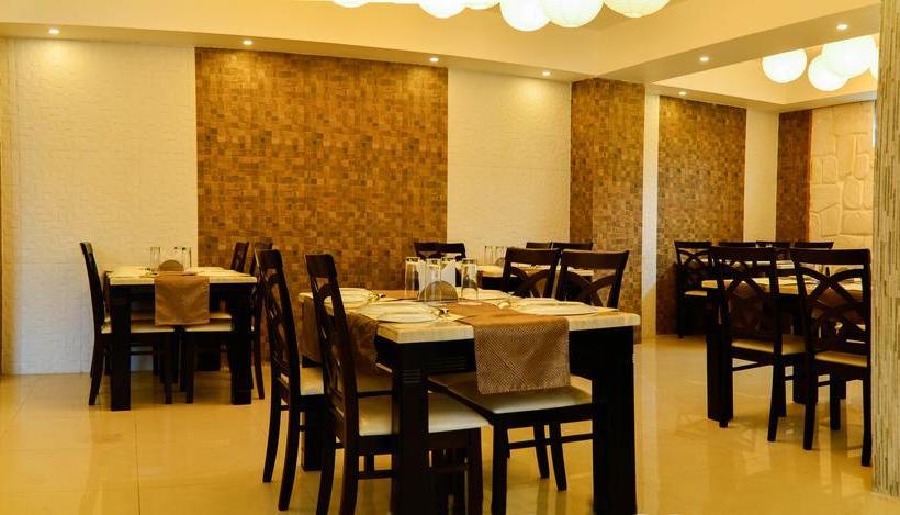 هتل Capital O 6645 Sapphire