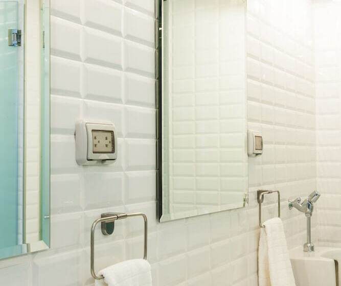 Travel Light Hostel Pattaya