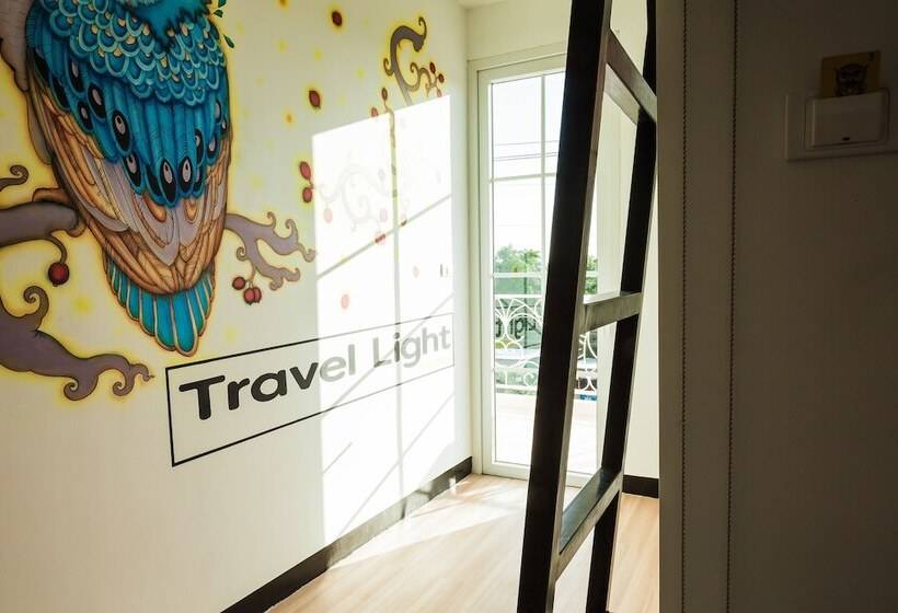 Travel Light Hostel Pattaya