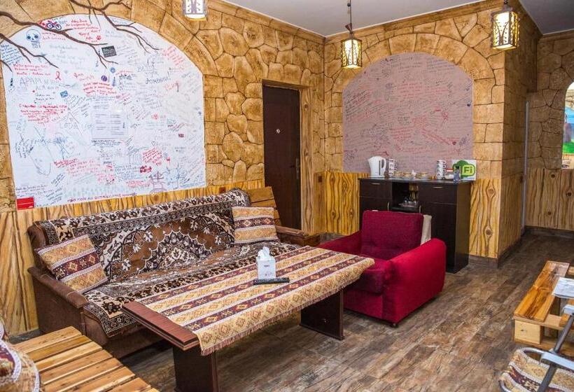 هاستل Mini House