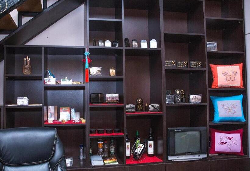 هاستل Mini House