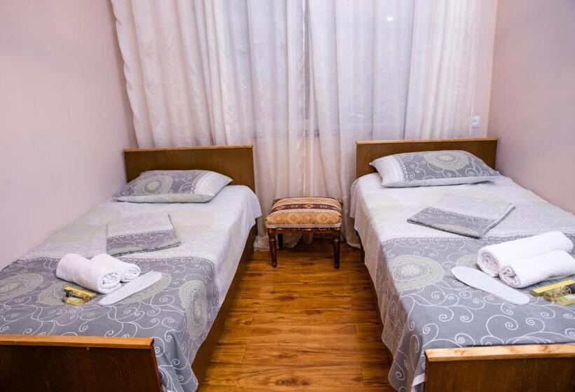 هاستل Mini House