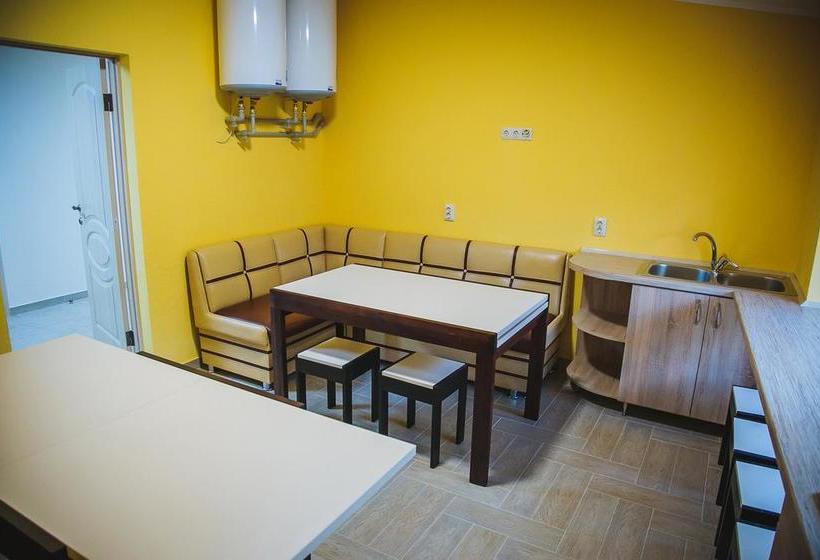 Alina Hotel & Hostel