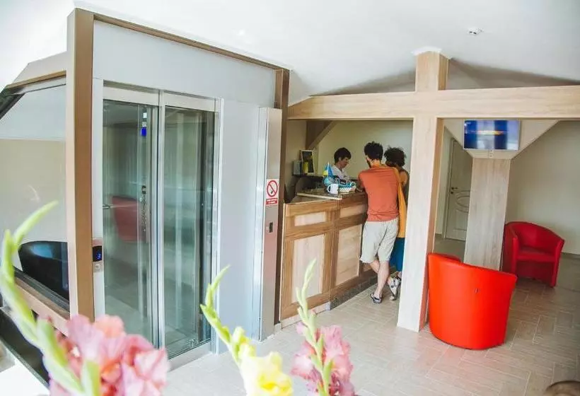 Alina Hotel & Hostel