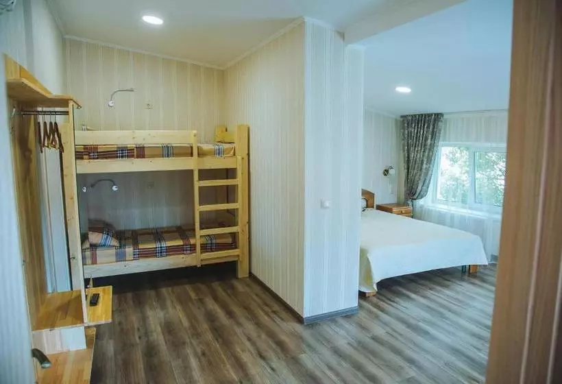 Alina Hotel & Hostel