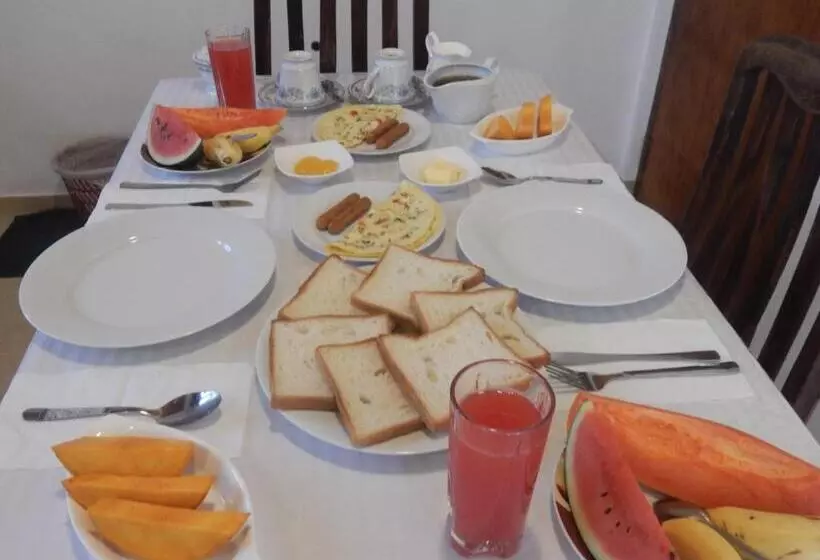 تختخواب و صبحانه Sisanda Residence