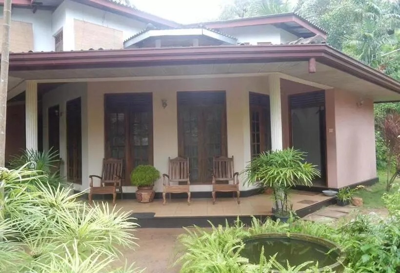 تختخواب و صبحانه Sisanda Residence