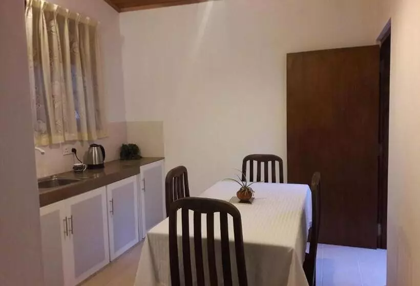 تختخواب و صبحانه Sisanda Residence