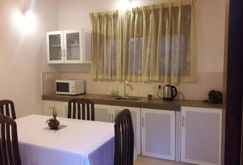 تختخواب و صبحانه Sisanda Residence