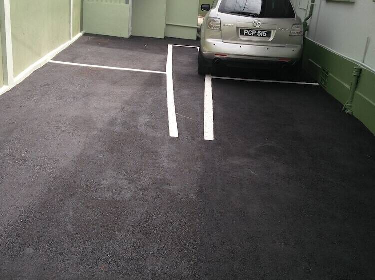 تختخواب و صبحانه Woodbrook On The Avenue