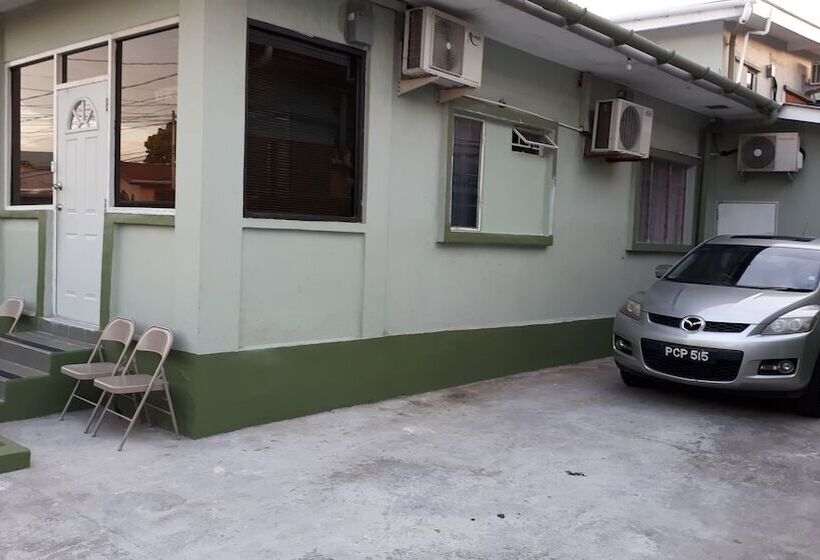 تختخواب و صبحانه Woodbrook On The Avenue