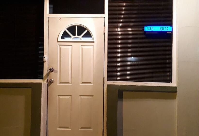 تختخواب و صبحانه Woodbrook On The Avenue