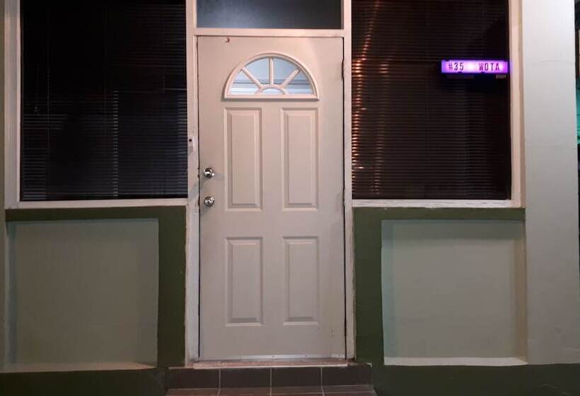 تختخواب و صبحانه Woodbrook On The Avenue