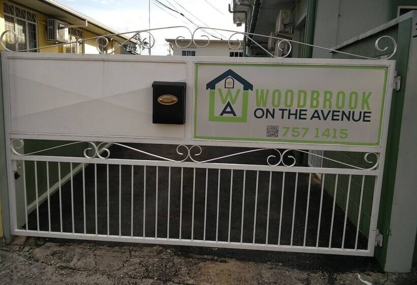 تختخواب و صبحانه Woodbrook On The Avenue