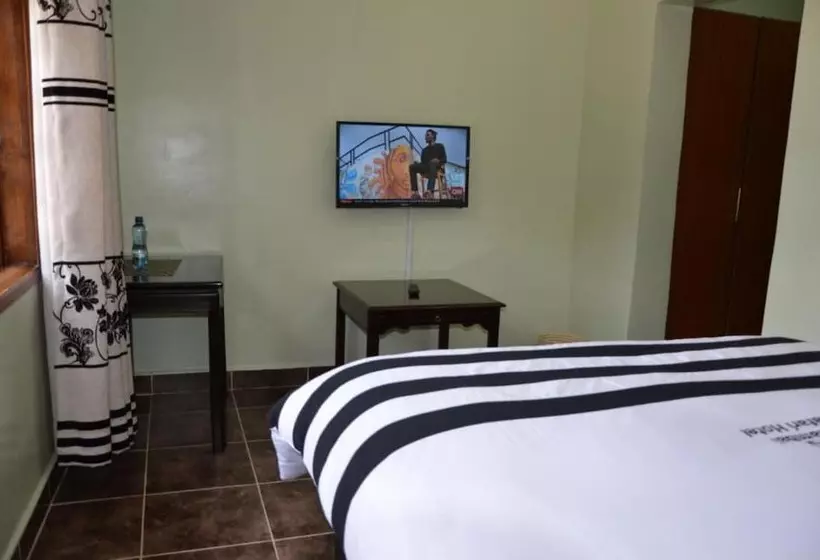 هتل Chambai Safari