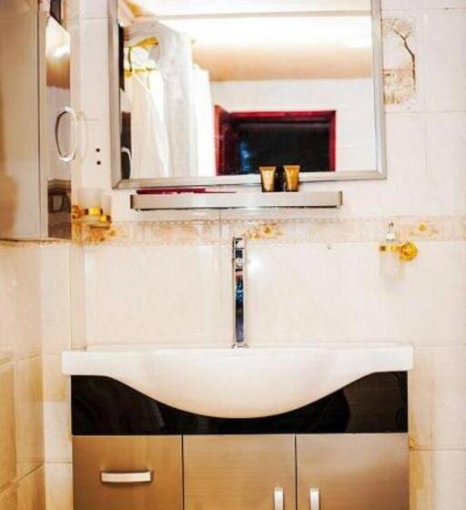 בית מלון כפרי Mbayaville