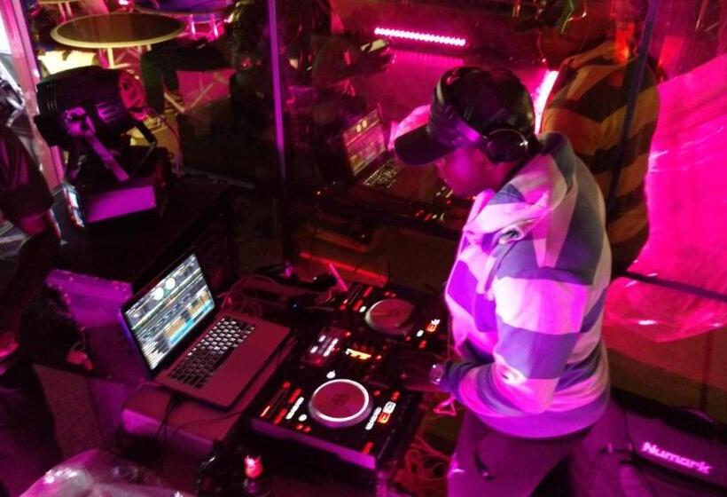 בית מלון כפרי Mbayaville