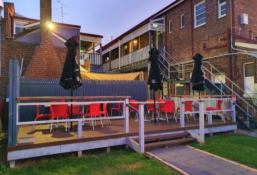 Royal Hotel West Wyalong