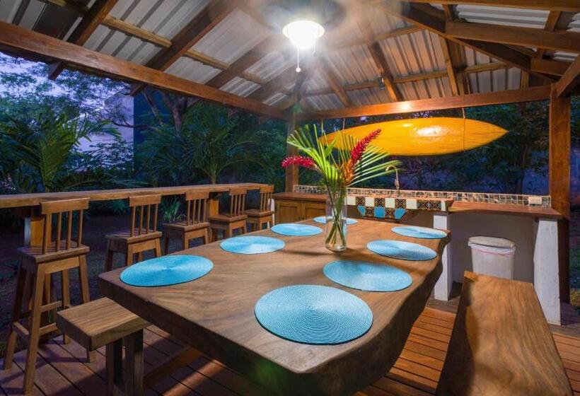 The Breeze Hotel & Villas