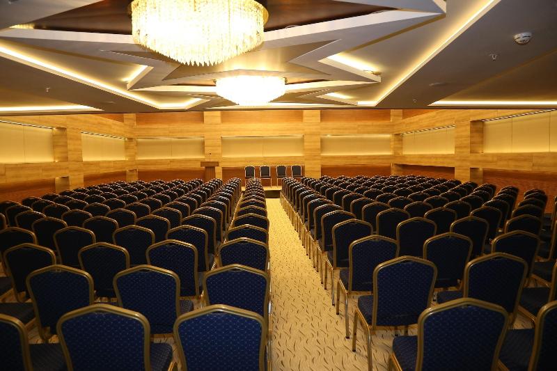 هتل Yol Is Holiday Trabzon