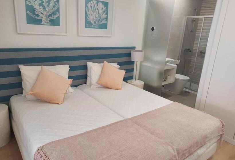 تختخواب و صبحانه By The Sea