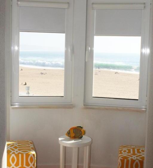 تختخواب و صبحانه By The Sea