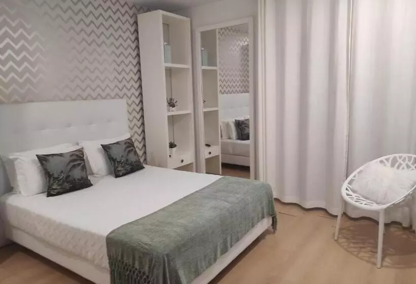 Aamiaismajoitus (B&B) By The Sea