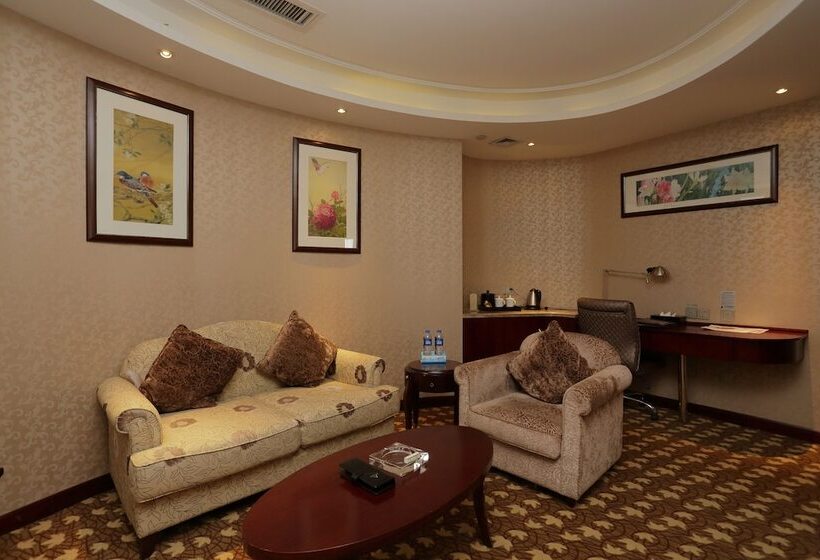 فندق Arcadia International