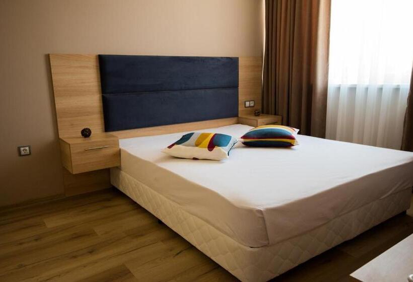 בית מלון כפרי Court Inn