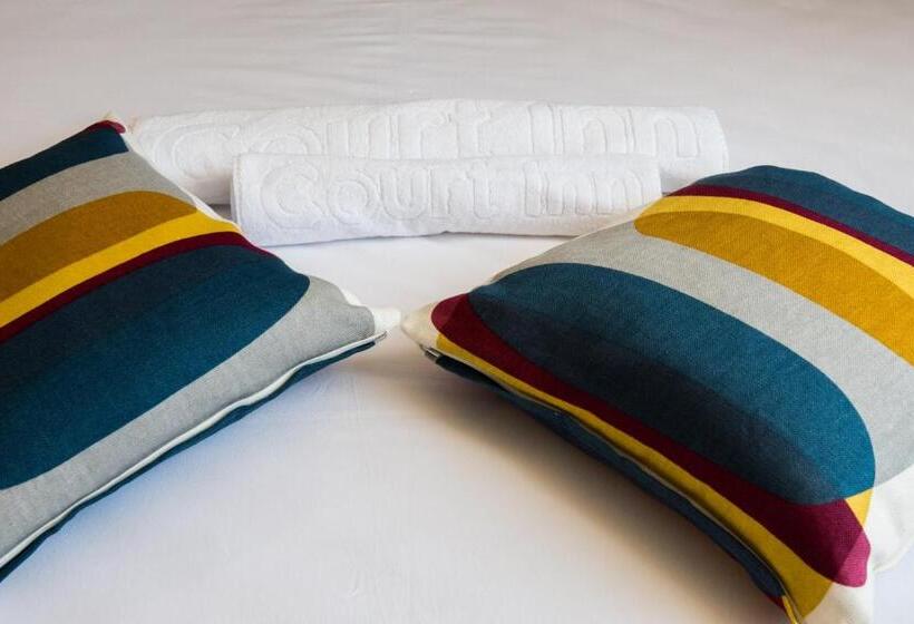 בית מלון כפרי Court Inn