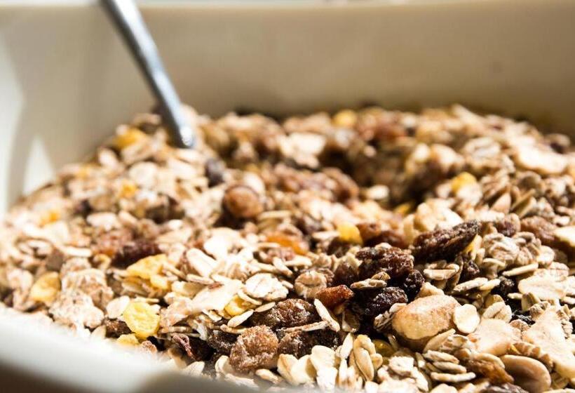 בית מלון כפרי Court Inn