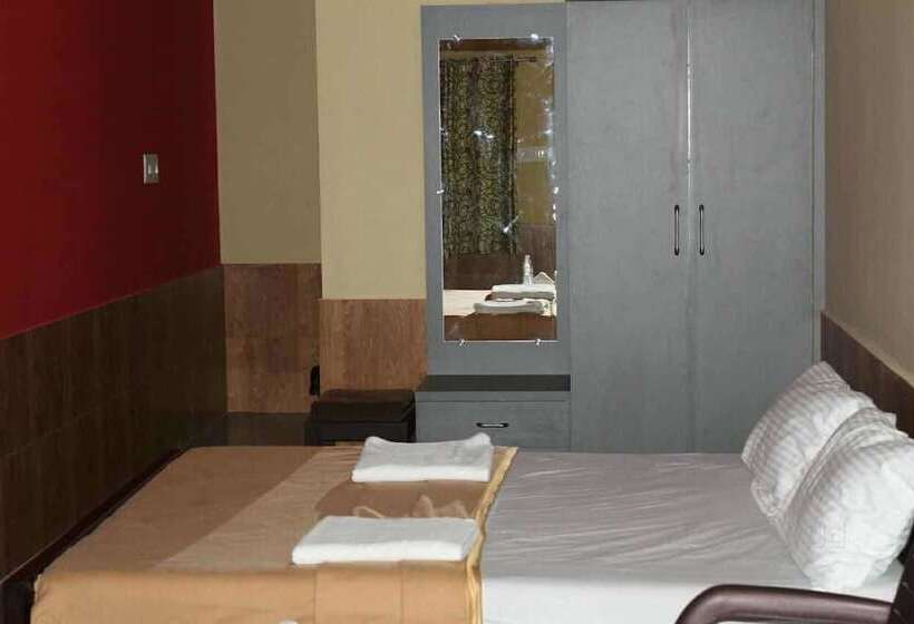 호텔 Iroomz Sri Vinayaka Comforts