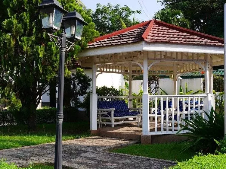 هتل Lavender Lodge