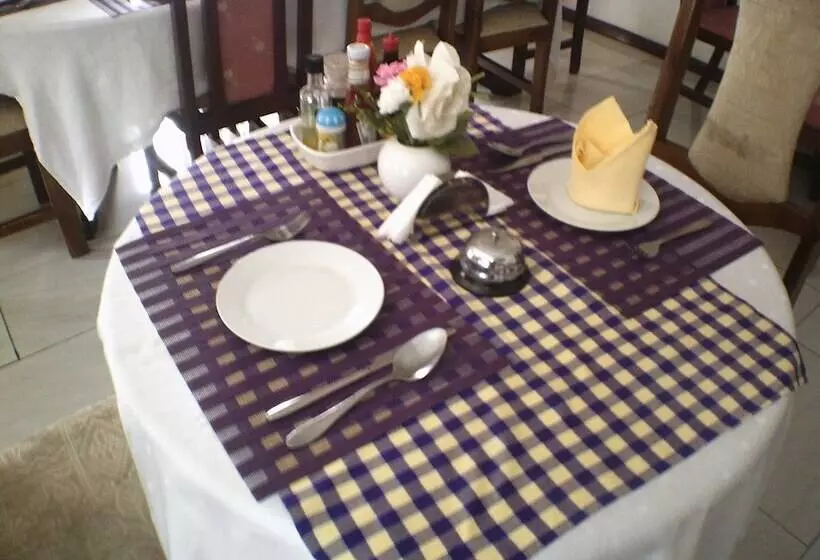 هتل Lavender Lodge