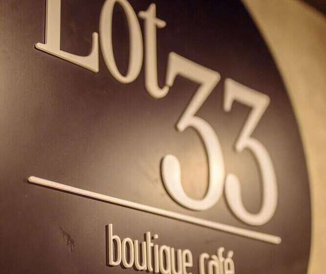 فندق Lot 33 Boutique