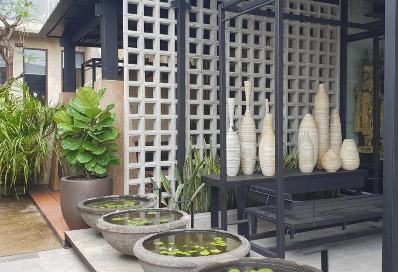 فندق Lot 33 Boutique