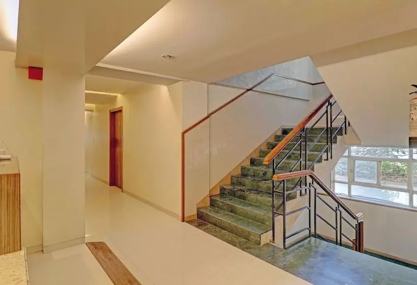 ホテル Treebo Vikrant Residency