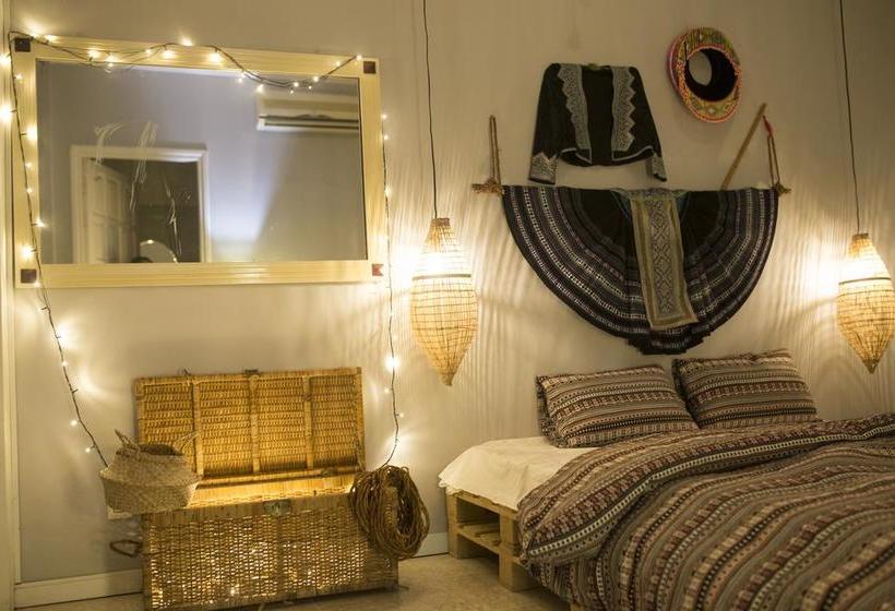 هاستل Khach San Lake View