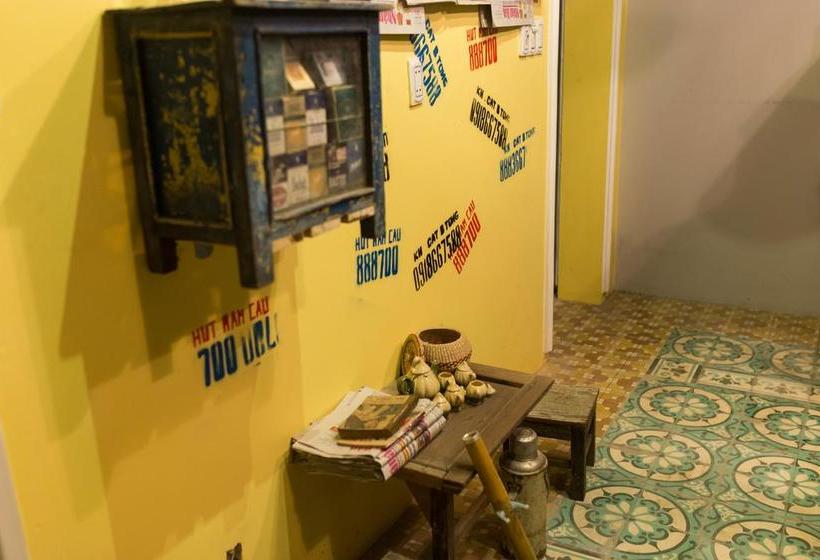 هاستل Khach San Lake View