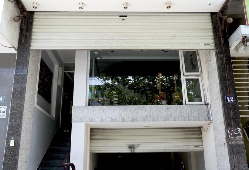 هاستل Khach San Lake View