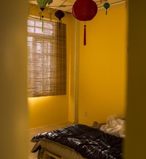 هاستل Khach San Lake View