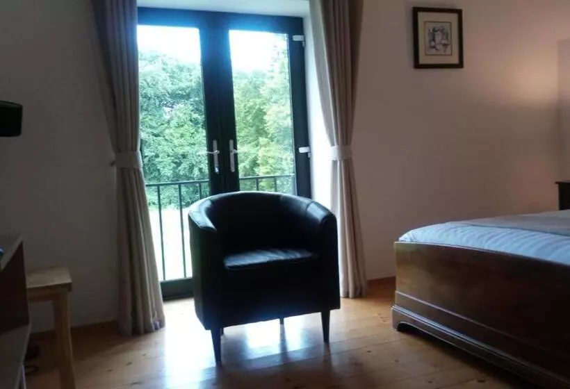 Bed and Breakfast Augherea House